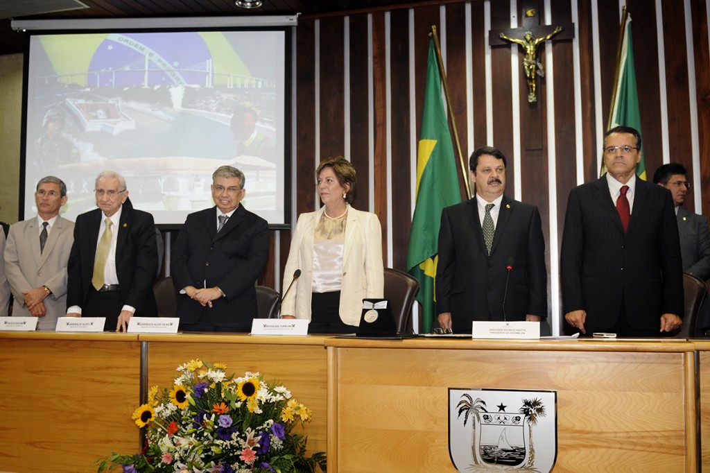 Governadora participa da Sessão Solene de Entrega da Medalha do Mérito Legislativo ao senador Garibaldi Alves - Elisa Elsie (4)