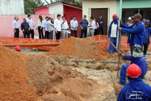 07.10 Governador visita obras de saneamento - Foto Rayane Mainara (4)