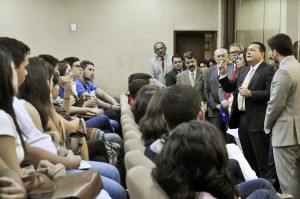 Ezequiel participa de bate-papo com alunos de Direito