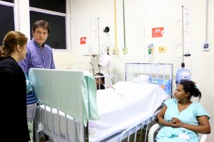 Visita Hospital Maria Alice_Demis Roussos (2)